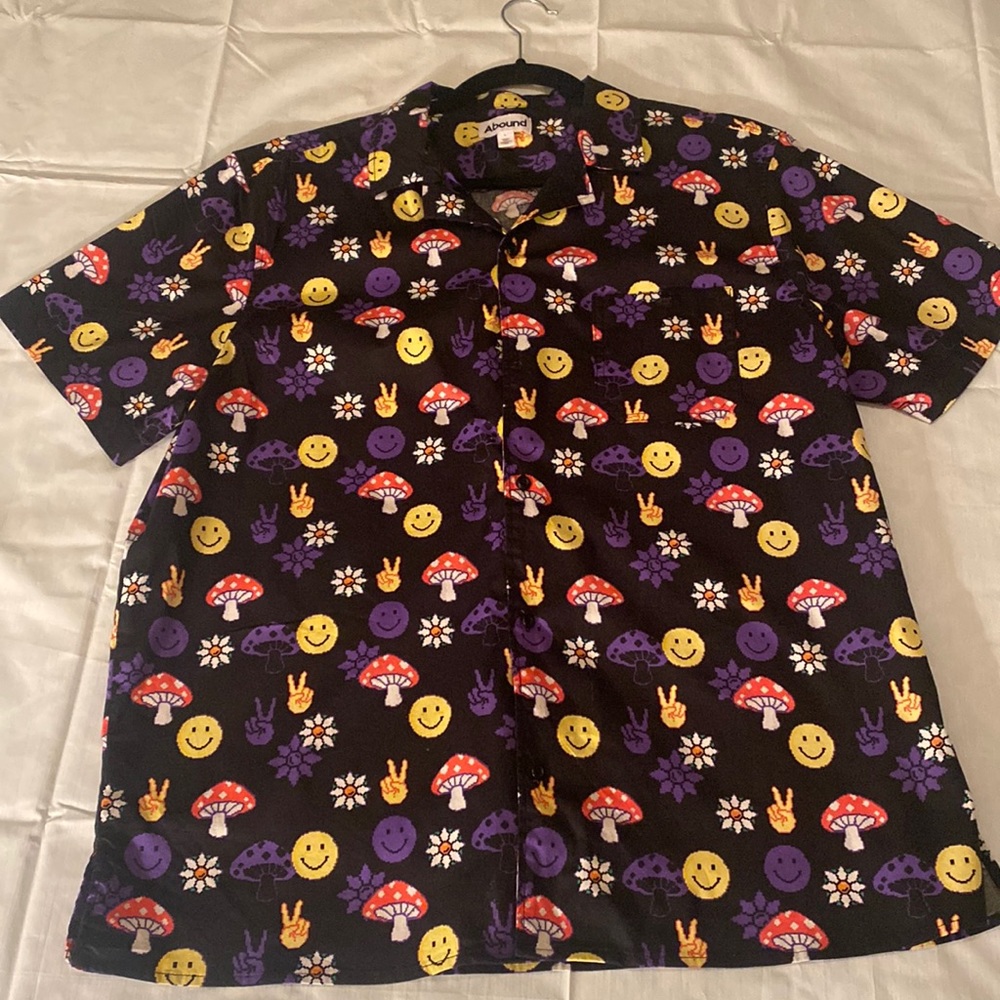Short sleeve Abound button up shirt.